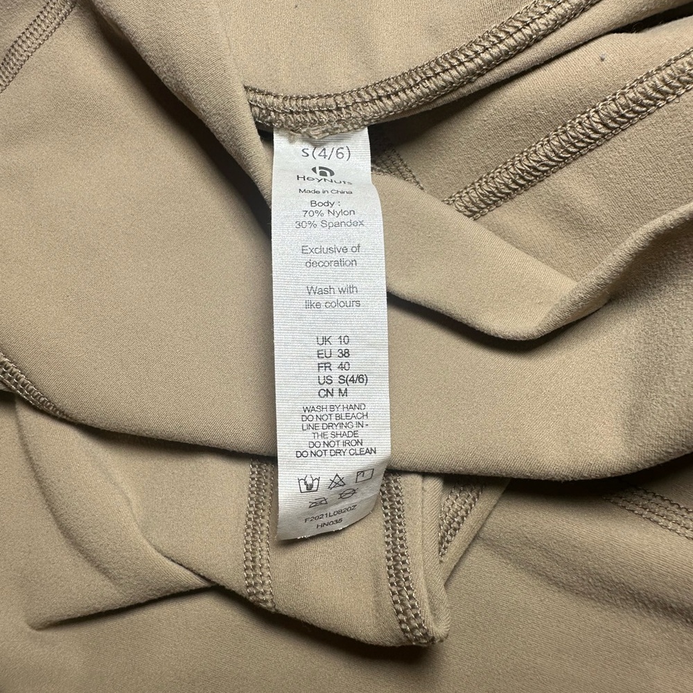 HeyNuts High Waisted Leggings Size Small - Picture 4 of 4